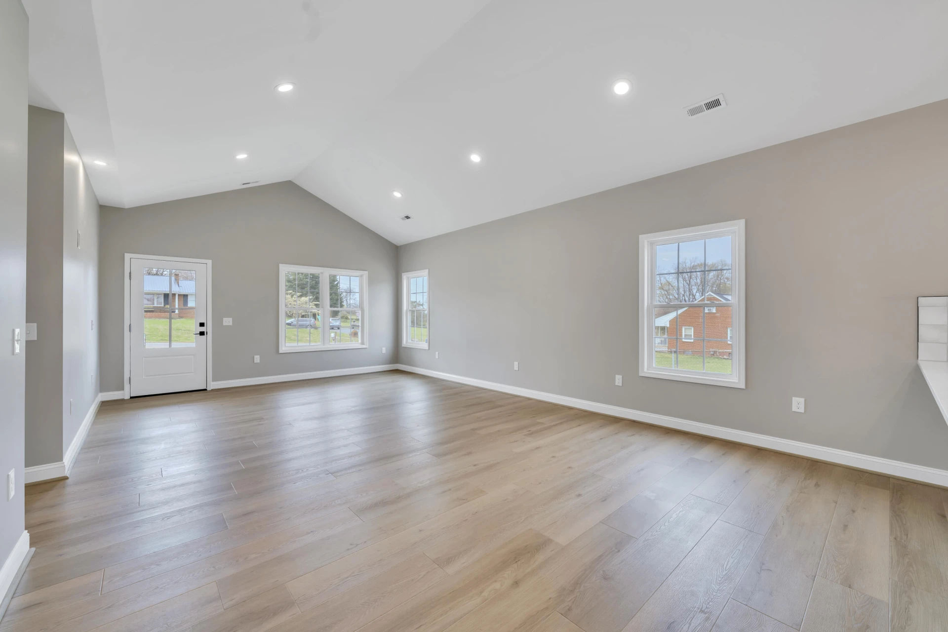 35 Rosamae DR - Photo 8