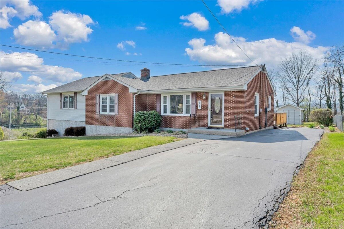 19 Hillmount DR