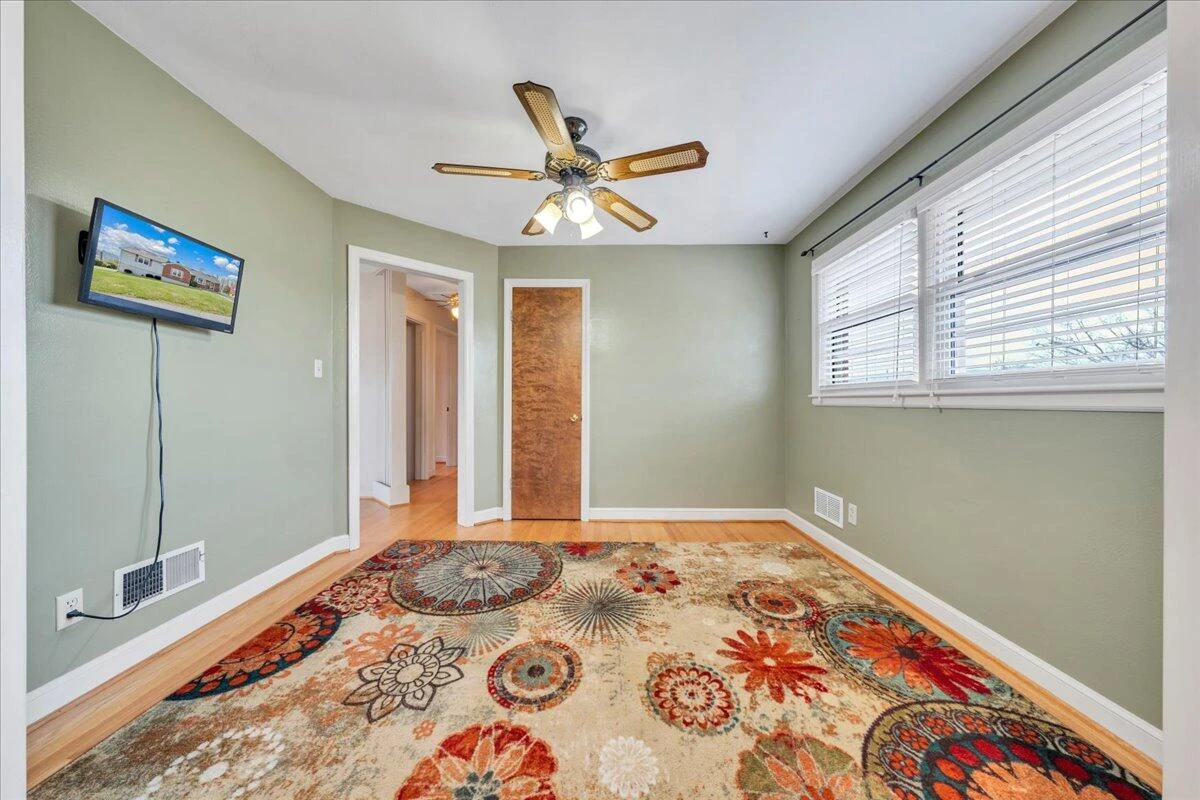 19 Hillmount DR - Photo 10