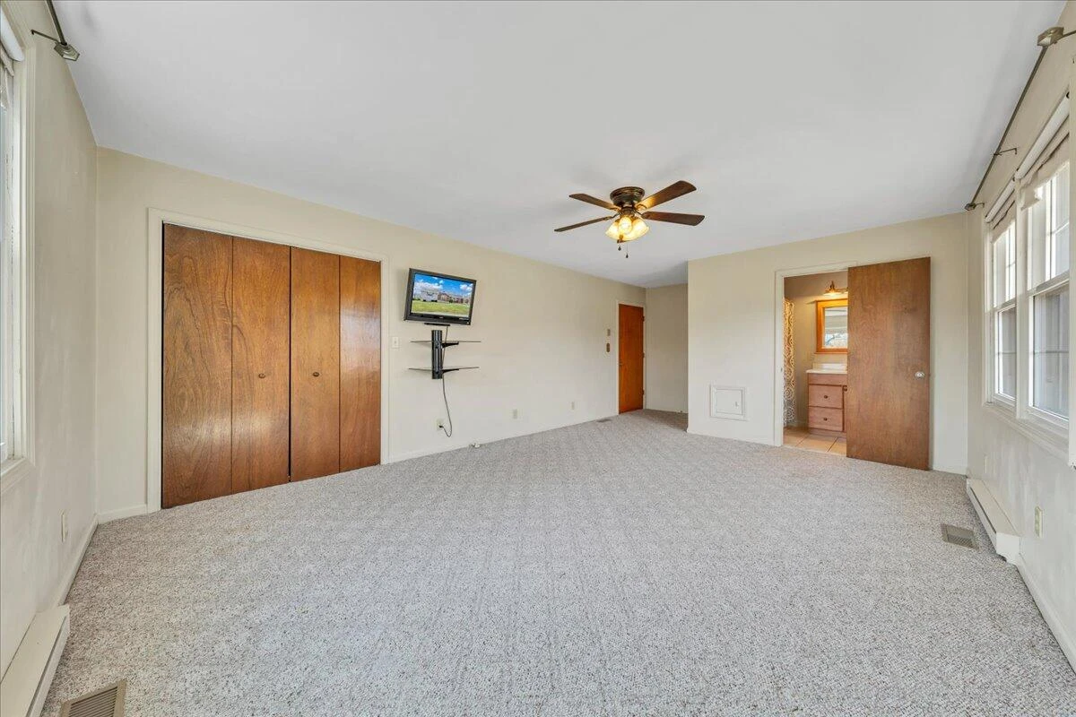 19 Hillmount DR - Photo 17