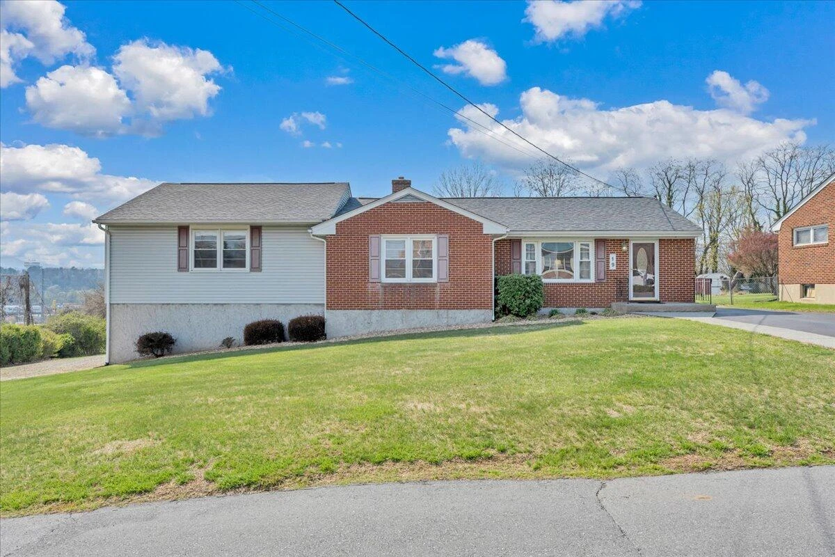 19 Hillmount DR - Photo 2