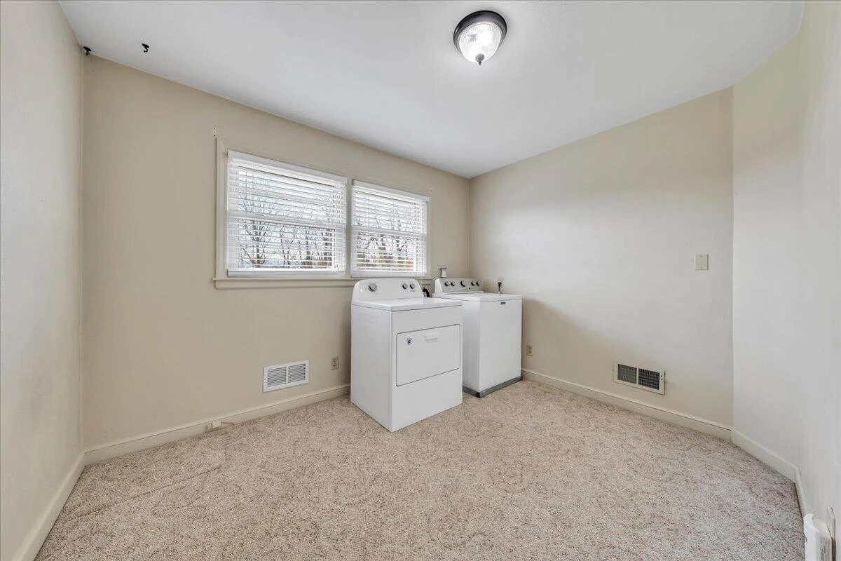 19 Hillmount DR - Photo 27