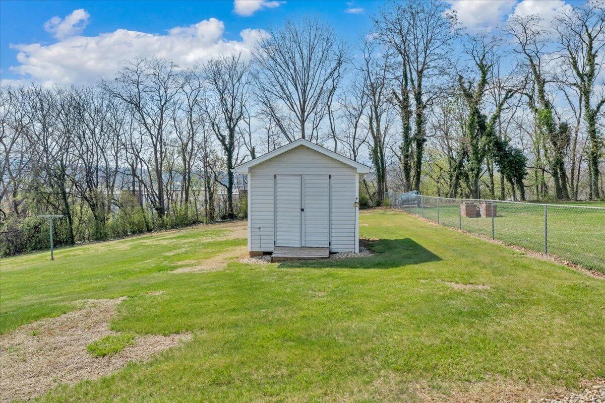 19 Hillmount DR - Photo 37