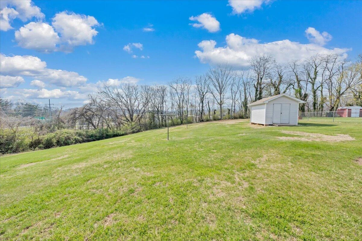 19 Hillmount DR - Photo 38