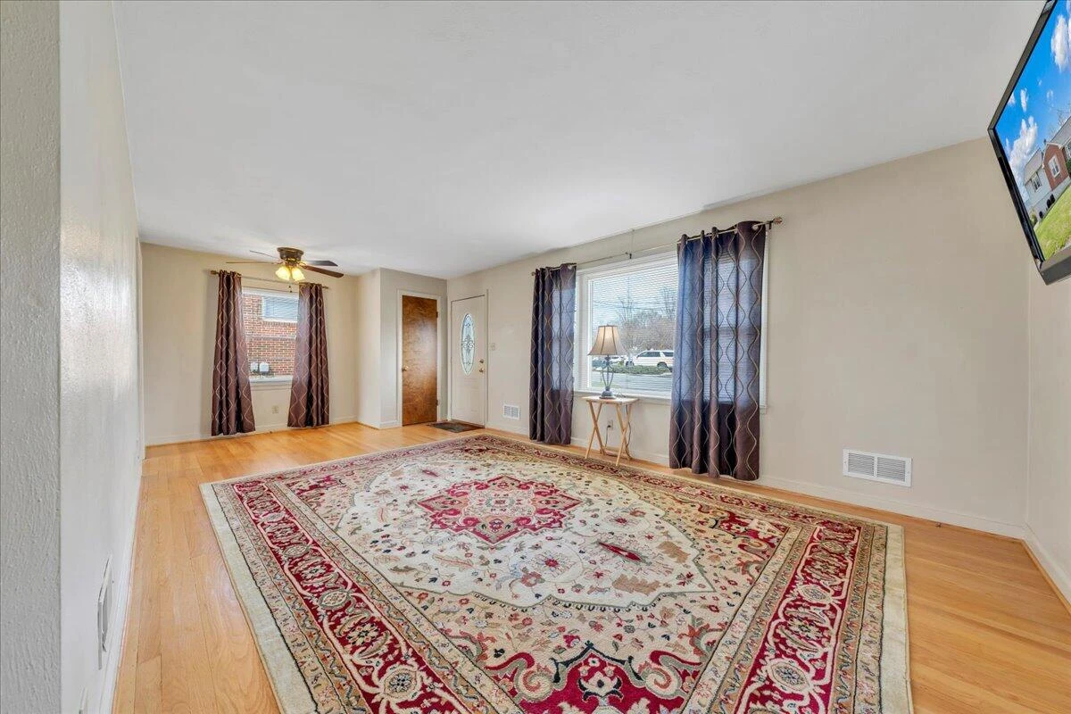 19 Hillmount DR - Photo 7