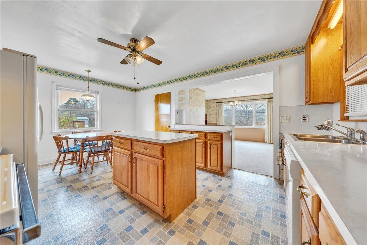 449 Cameron DR - Photo 10