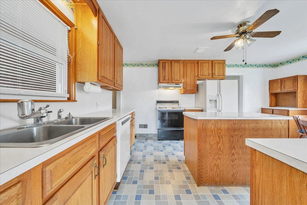 449 Cameron DR - Photo 13