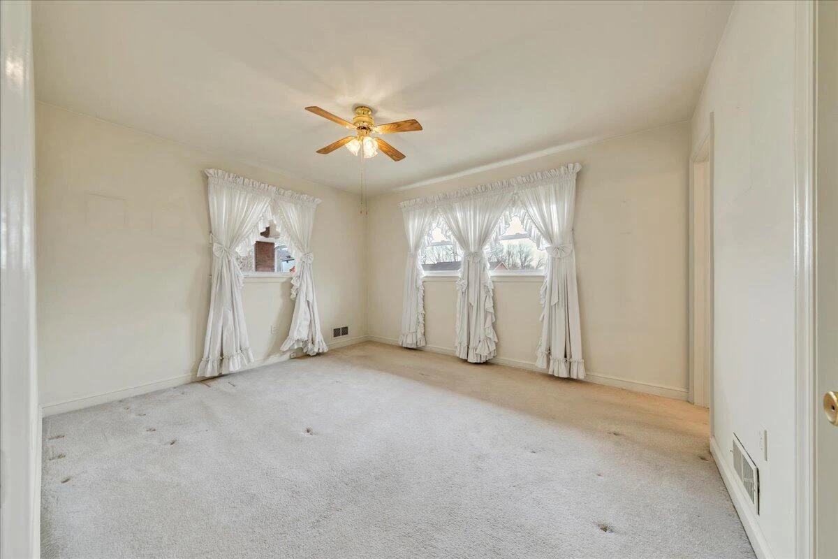 449 Cameron DR - Photo 17