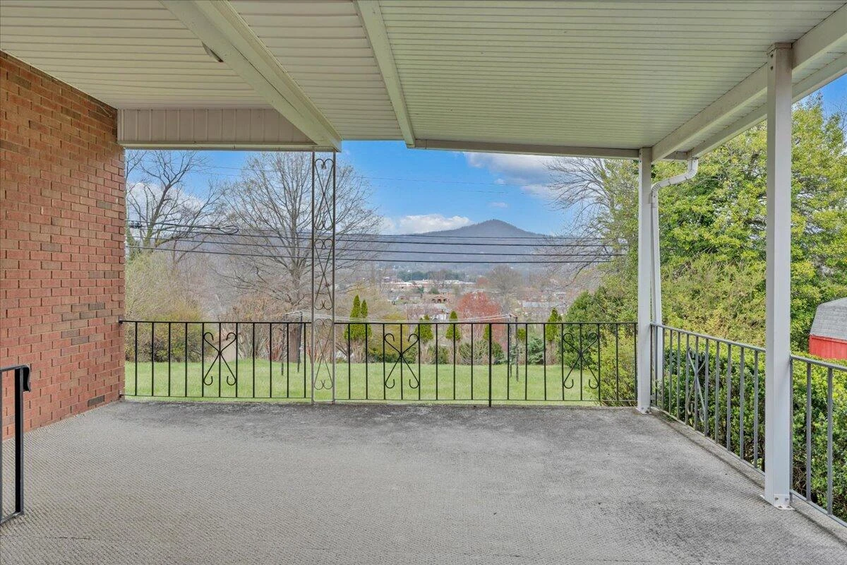 449 Cameron DR - Photo 3
