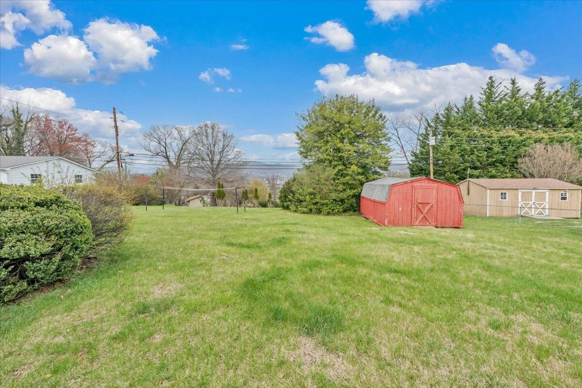 449 Cameron DR - Photo 36
