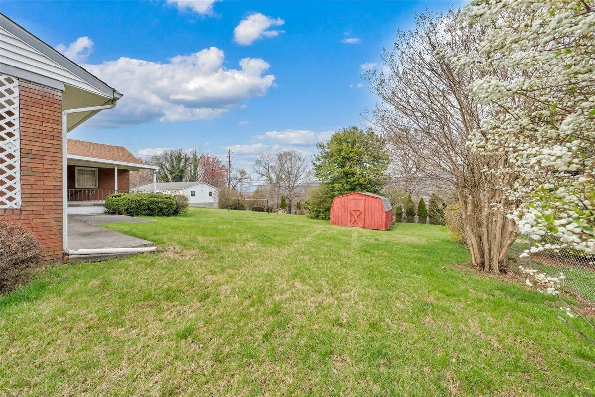 449 Cameron DR - Photo 37