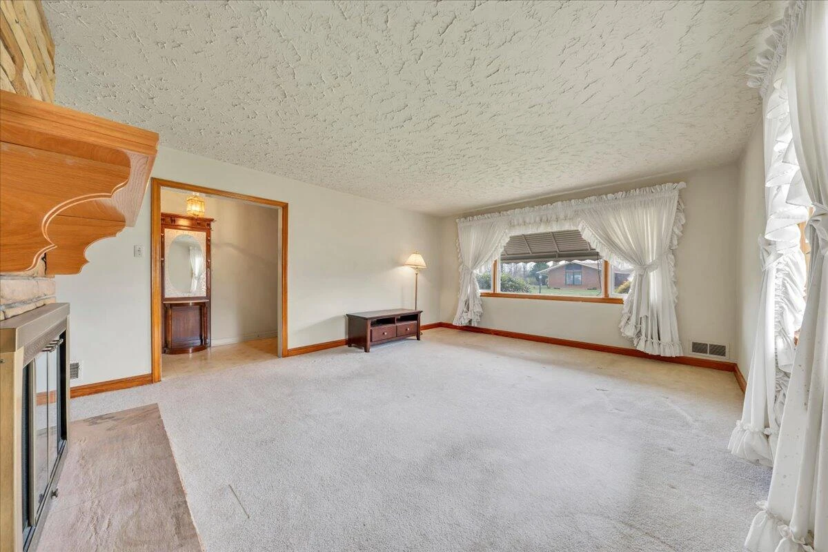 449 Cameron DR - Photo 9