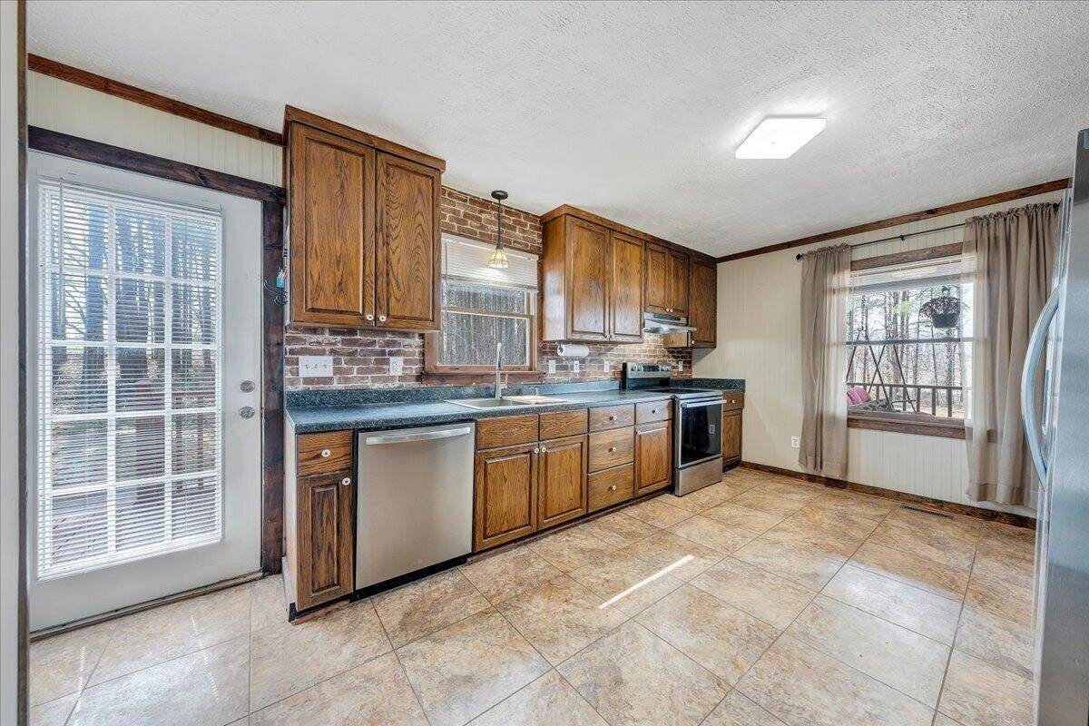 50 Mapleridge DR - Photo 11