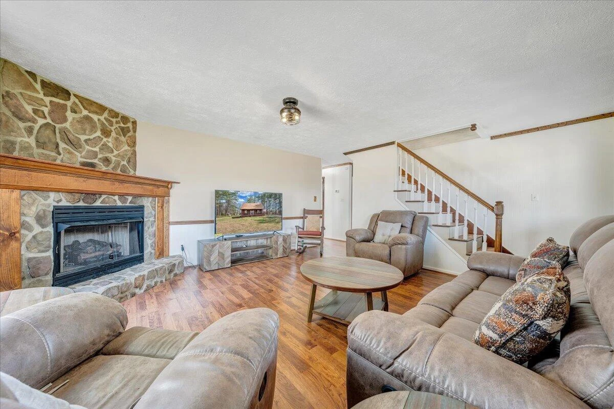 50 Mapleridge DR - Photo 8