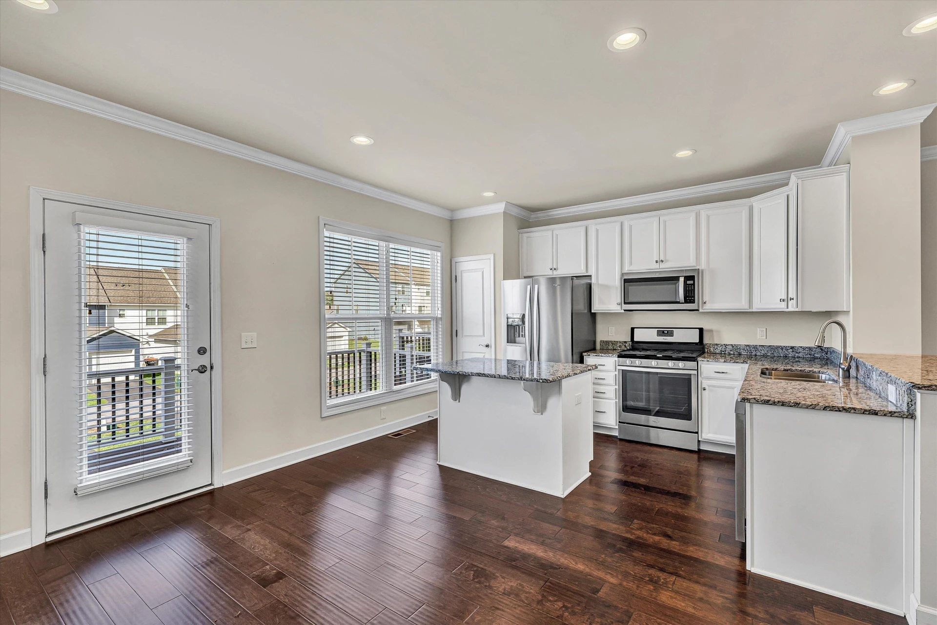 47 Broad ST - Photo 12