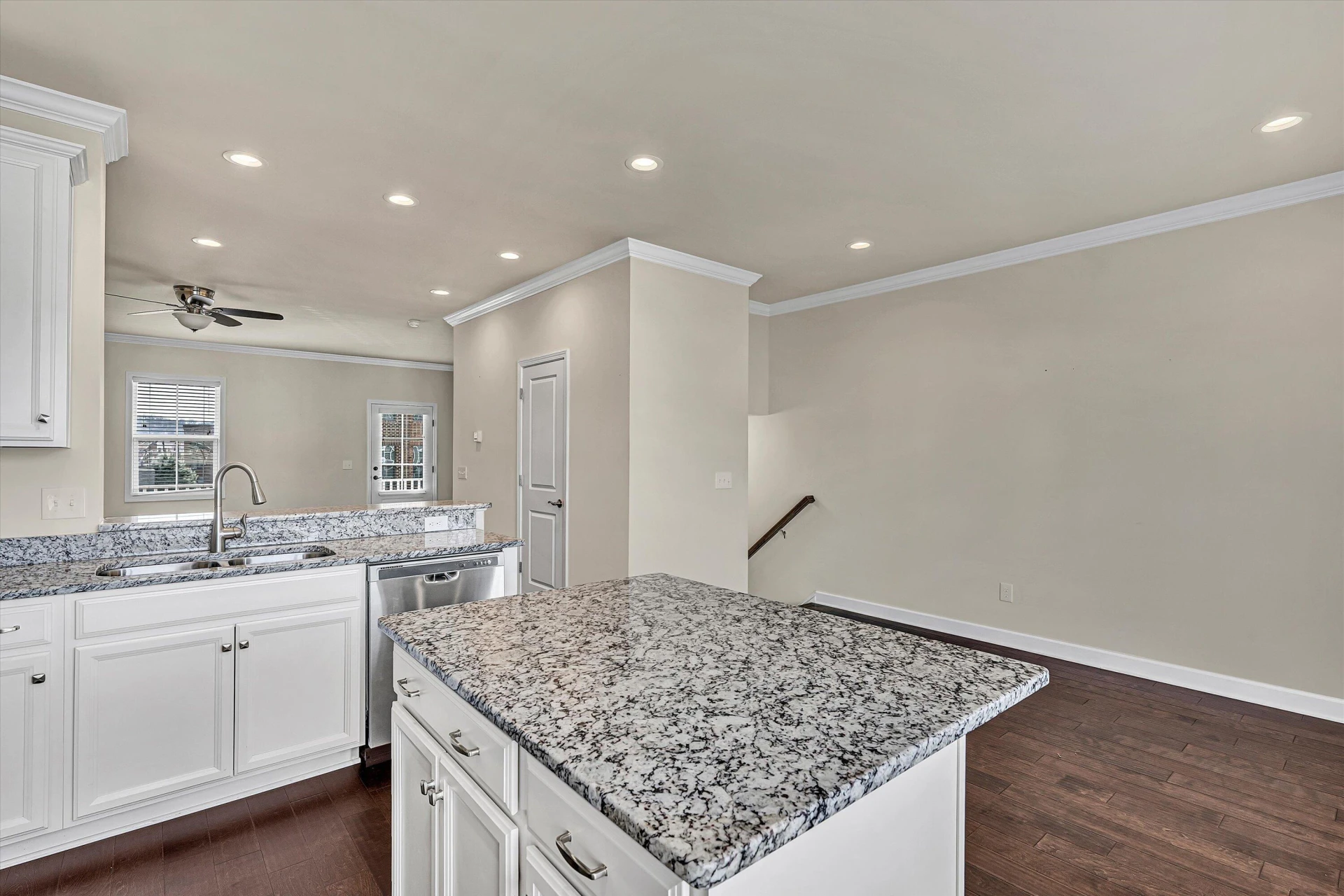 47 Broad ST - Photo 15