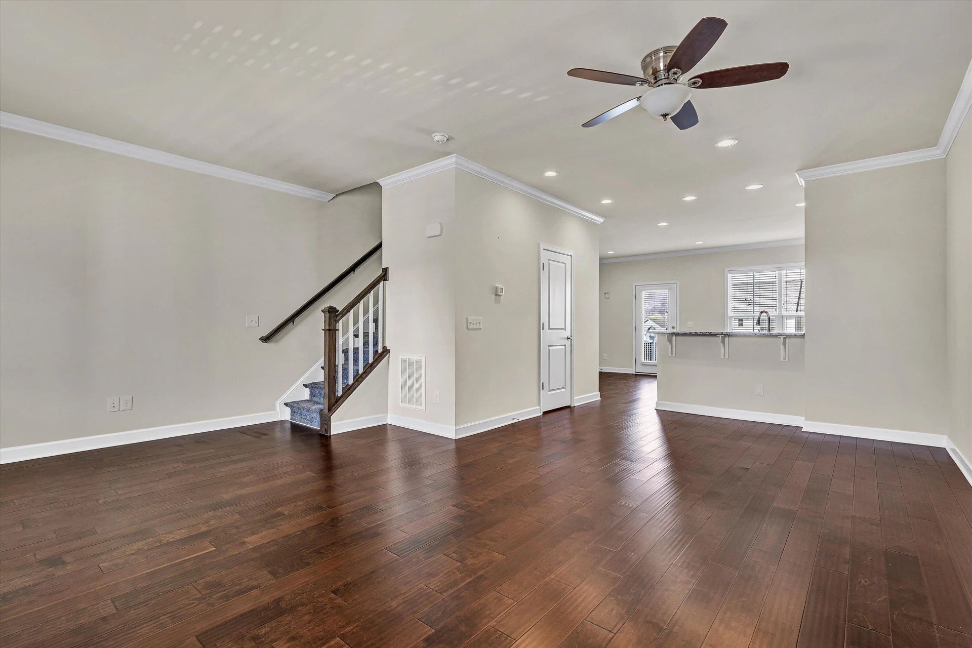 47 Broad ST - Photo 20