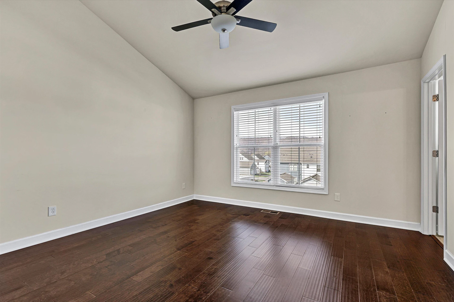 47 Broad ST - Photo 24