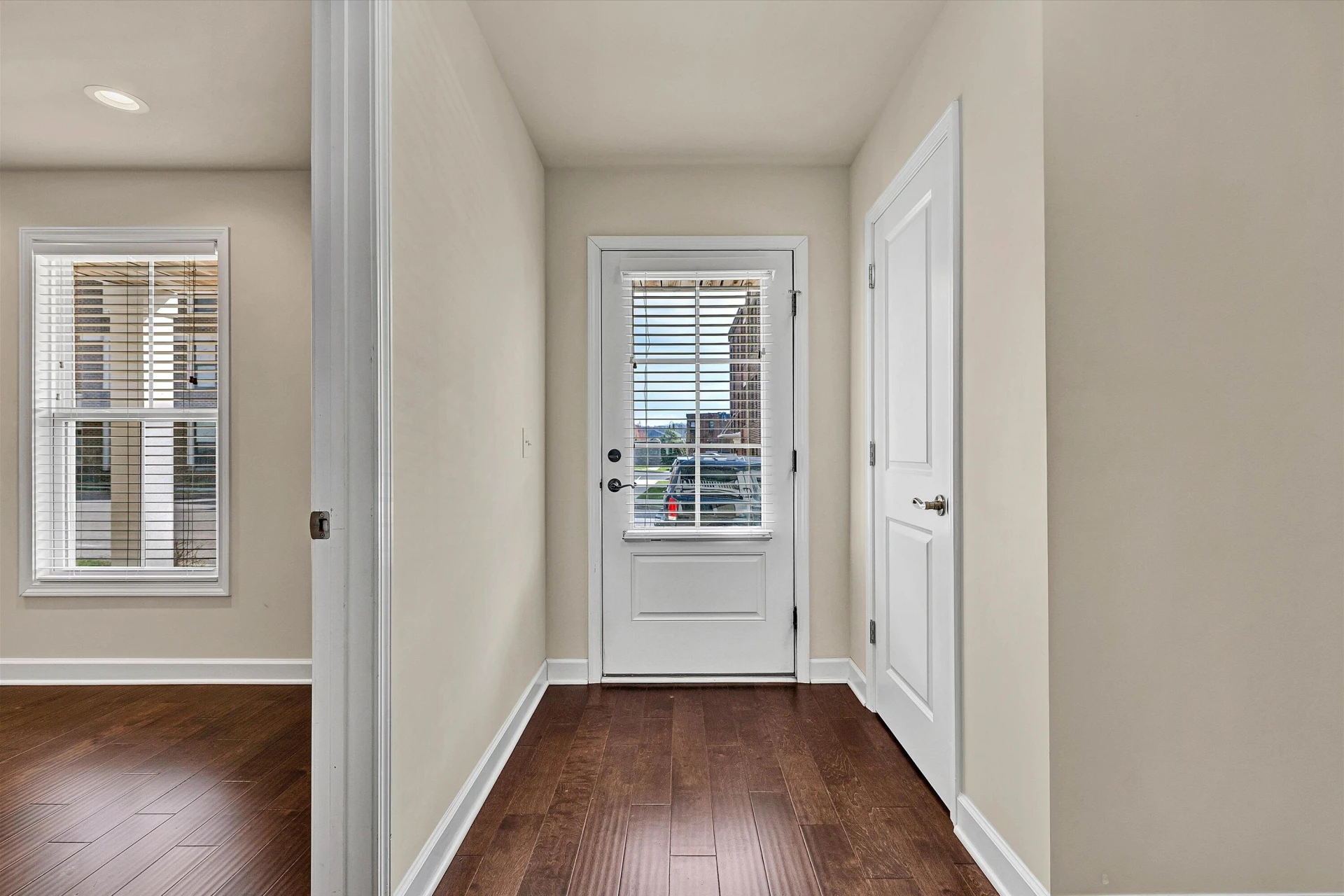 47 Broad ST - Photo 6