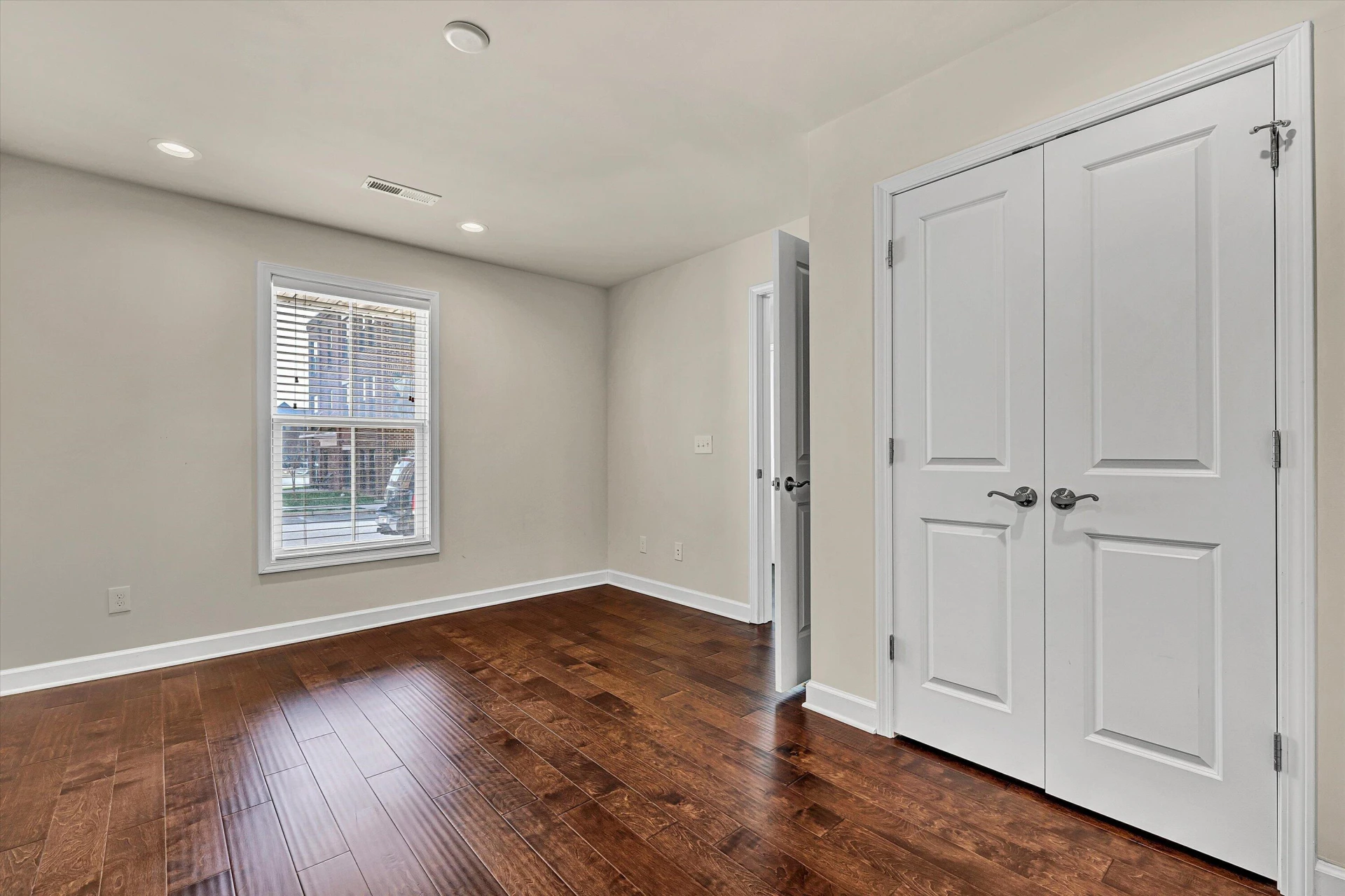 47 Broad ST - Photo 7