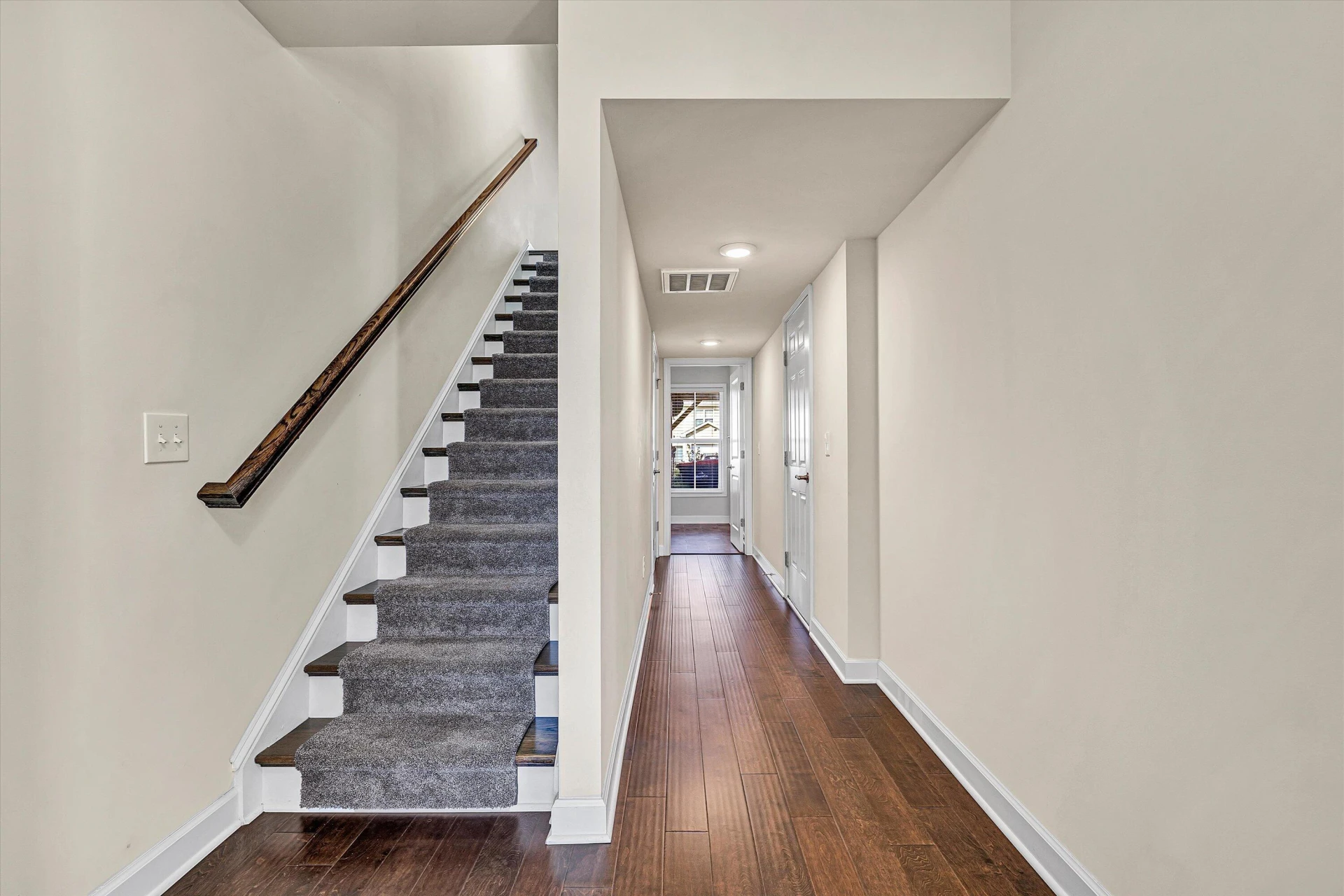47 Broad ST - Photo 8