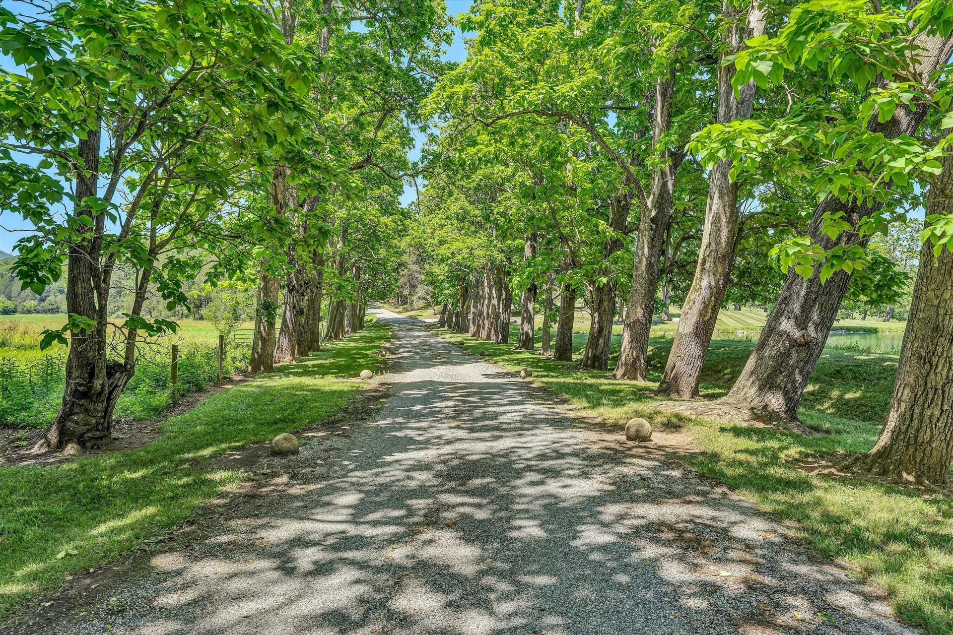 1066 Greyledge RD - Photo 10