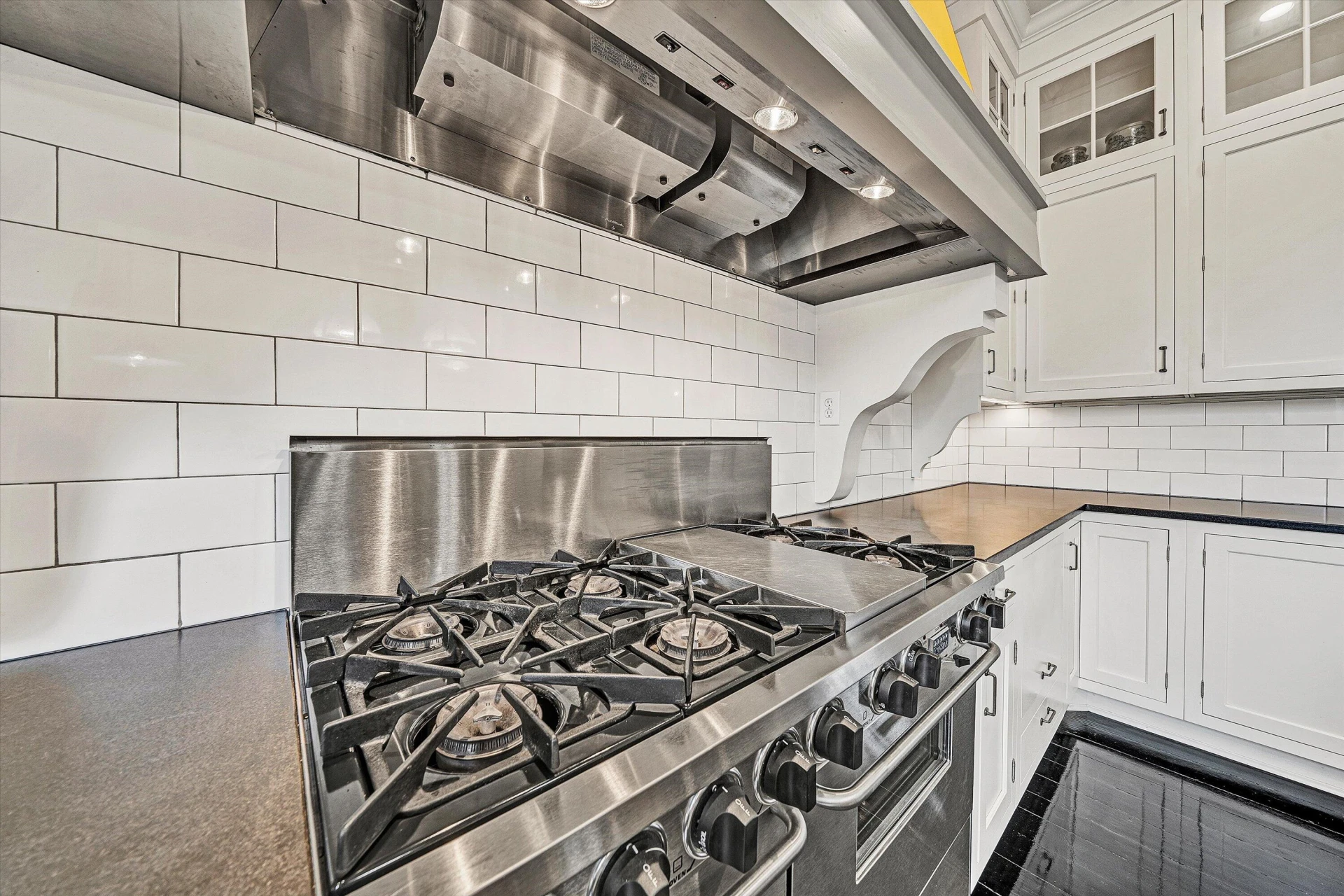 1066 Greyledge RD - Photo 19