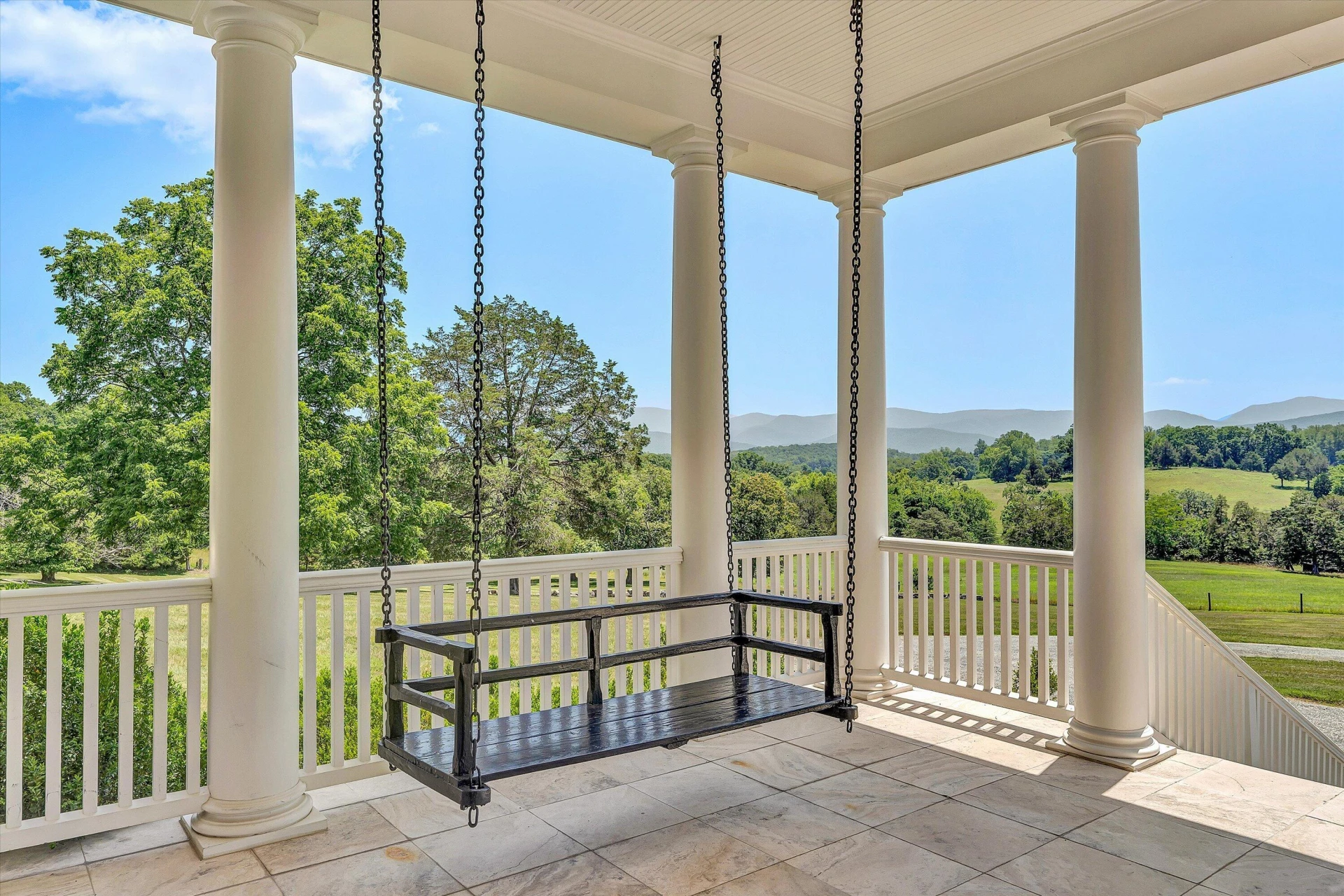1066 Greyledge RD - Photo 2
