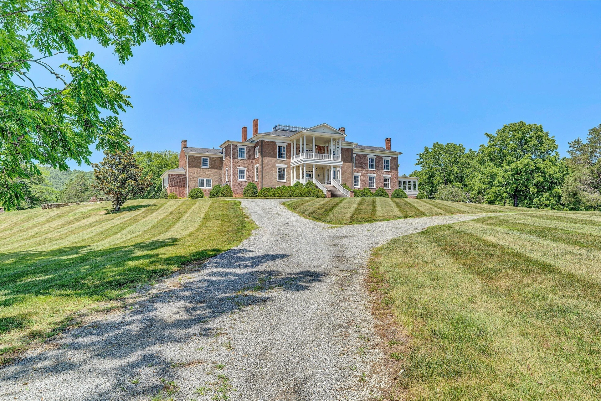 1066 Greyledge RD - Photo 12