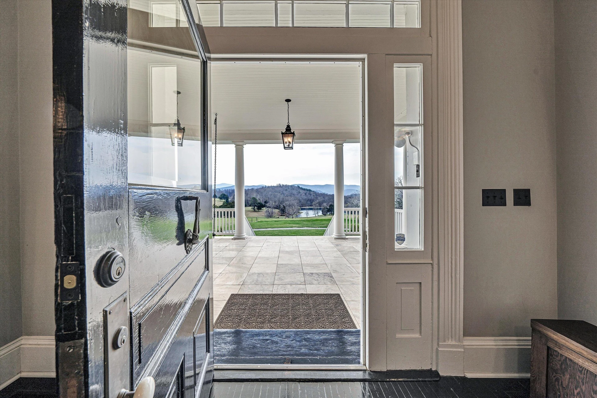 1066 Greyledge RD - Photo 5