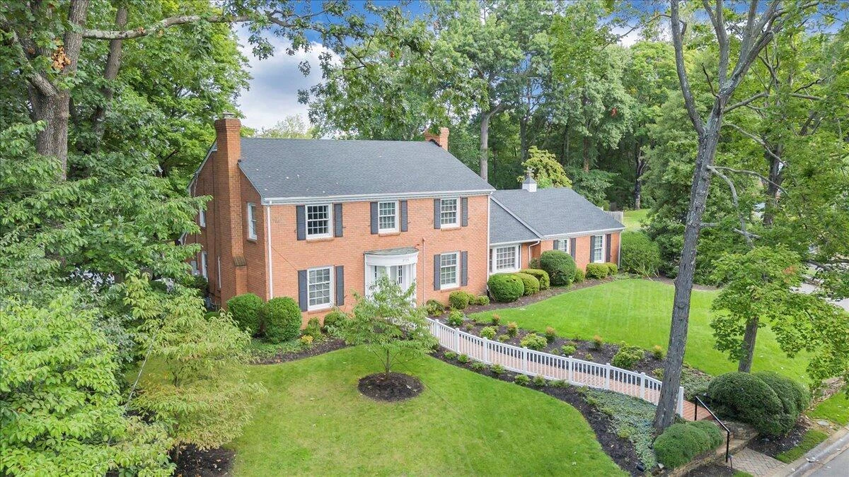 3725 Dogwood LN SW - Photo 2