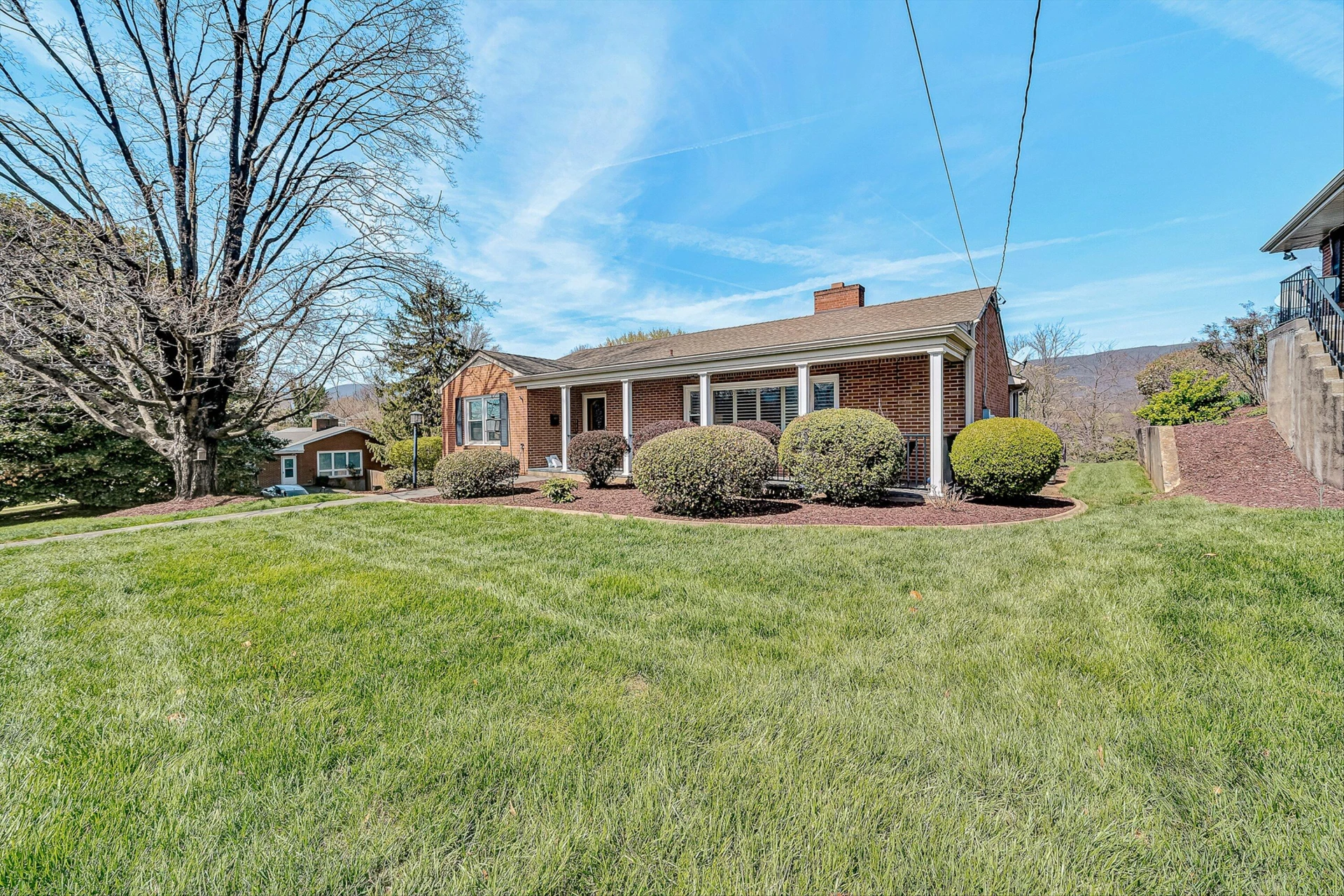 649 Boon ST - Photo 2