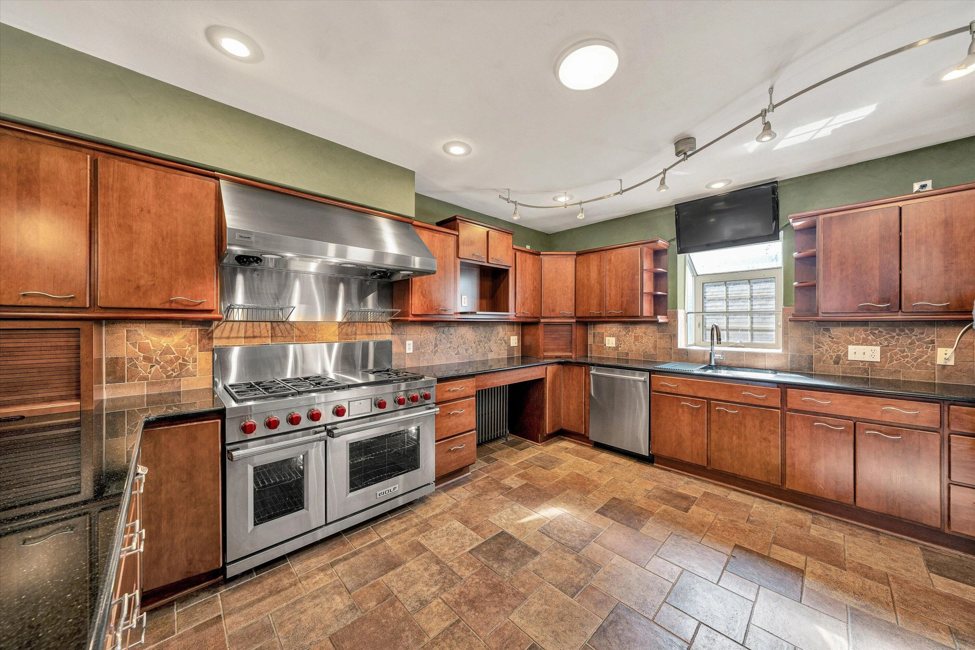 2903 Huntington BLVD NW - Photo 18