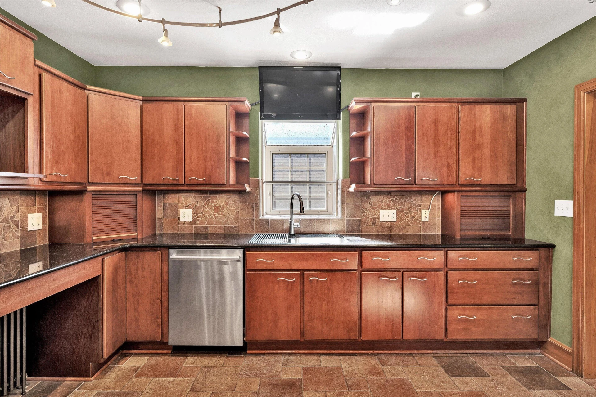2903 Huntington BLVD NW - Photo 21