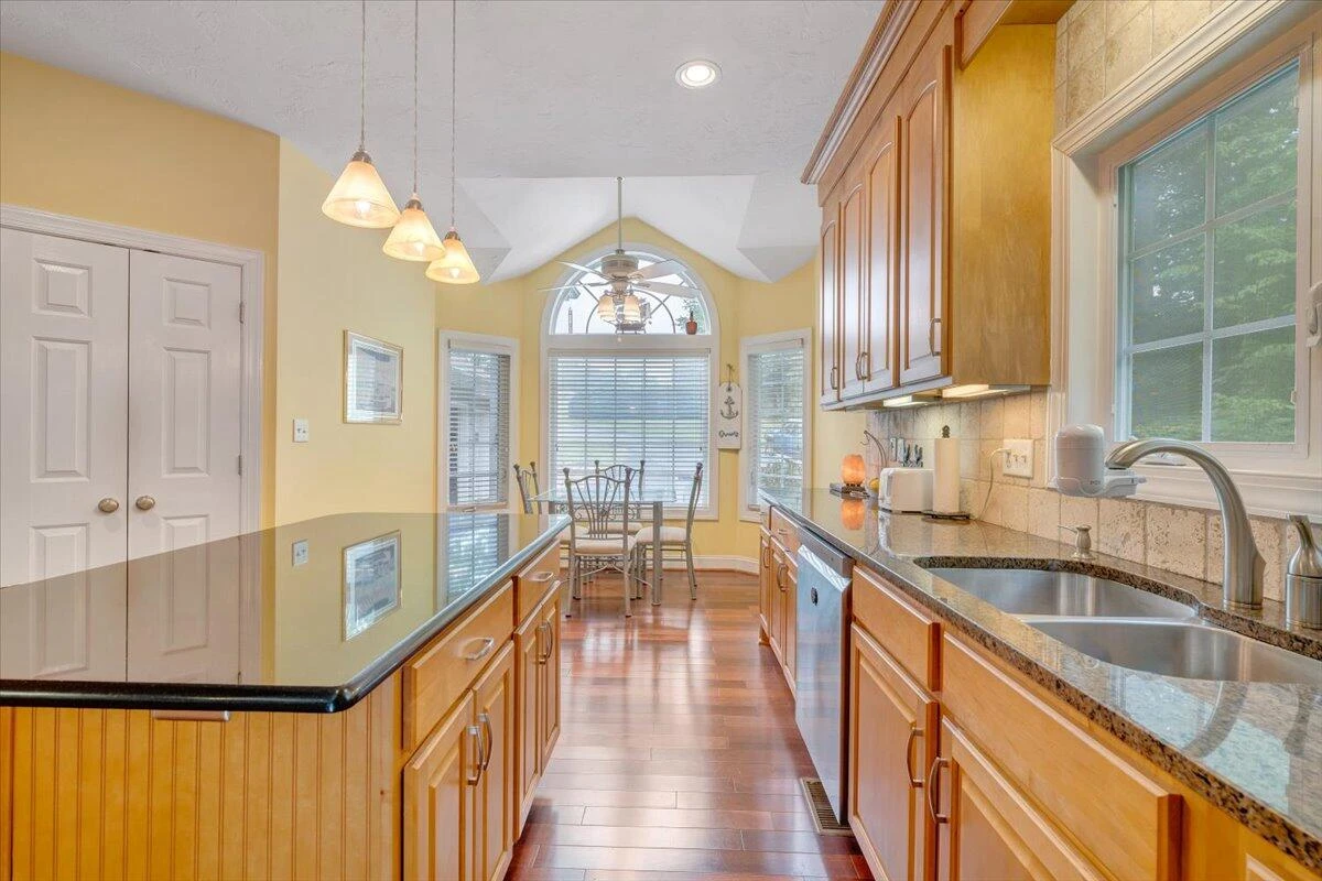 1914 Buccaneer RD - Photo 18