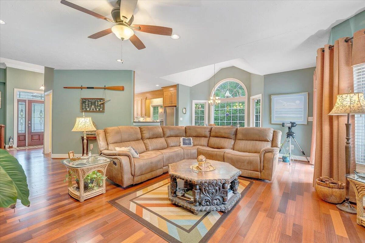 1914 Buccaneer RD - Photo 30