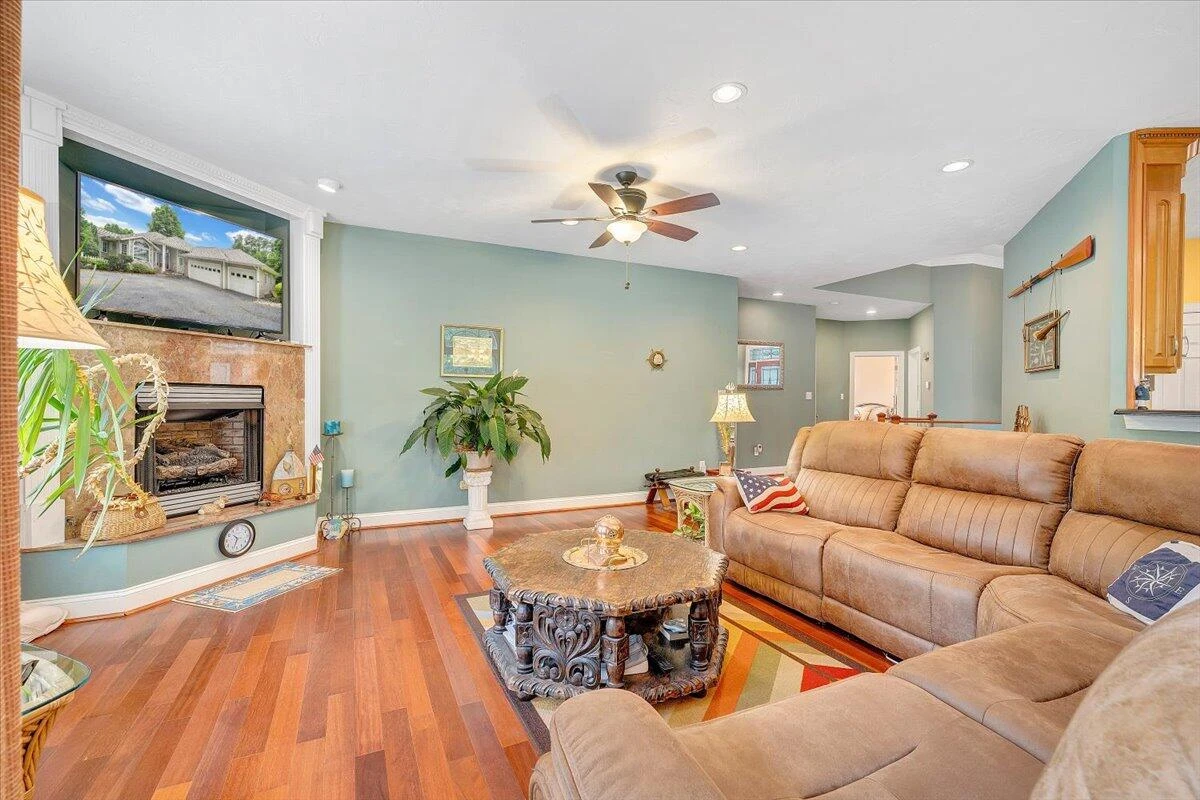1914 Buccaneer RD - Photo 32
