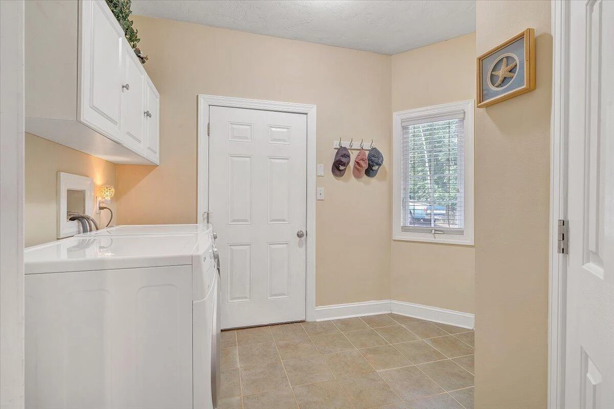 1914 Buccaneer RD - Photo 37