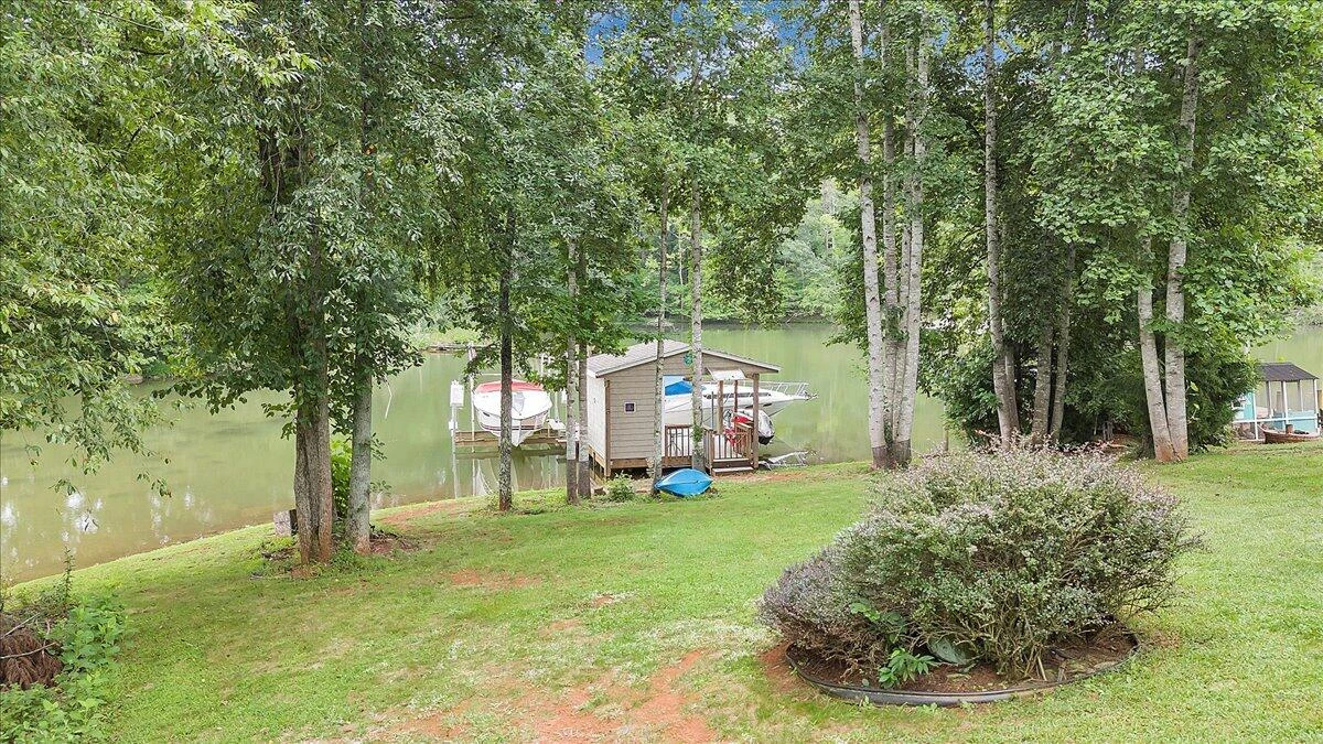 1914 Buccaneer RD - Photo 4