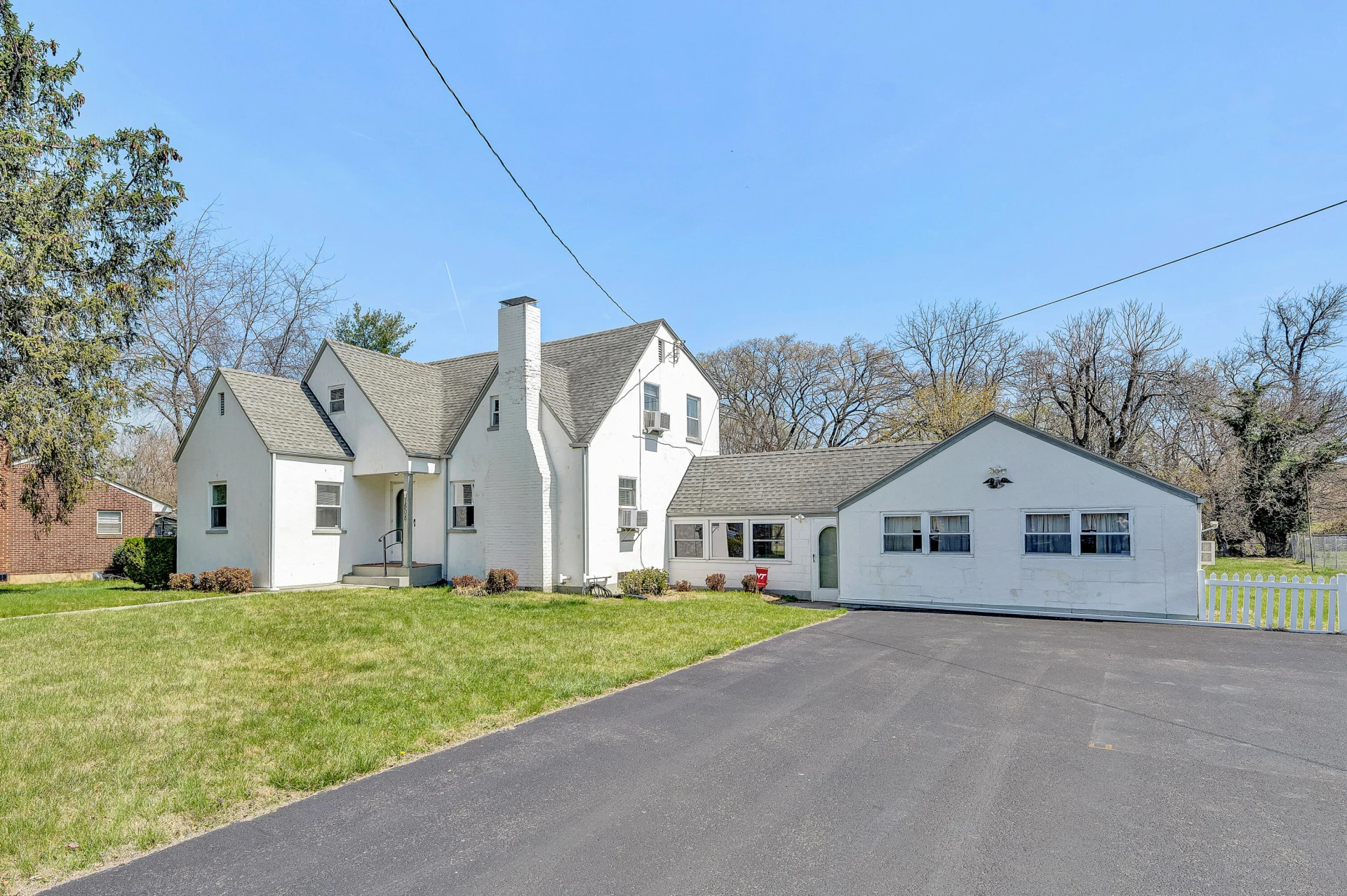 1508 Orchard DR - Photo 2
