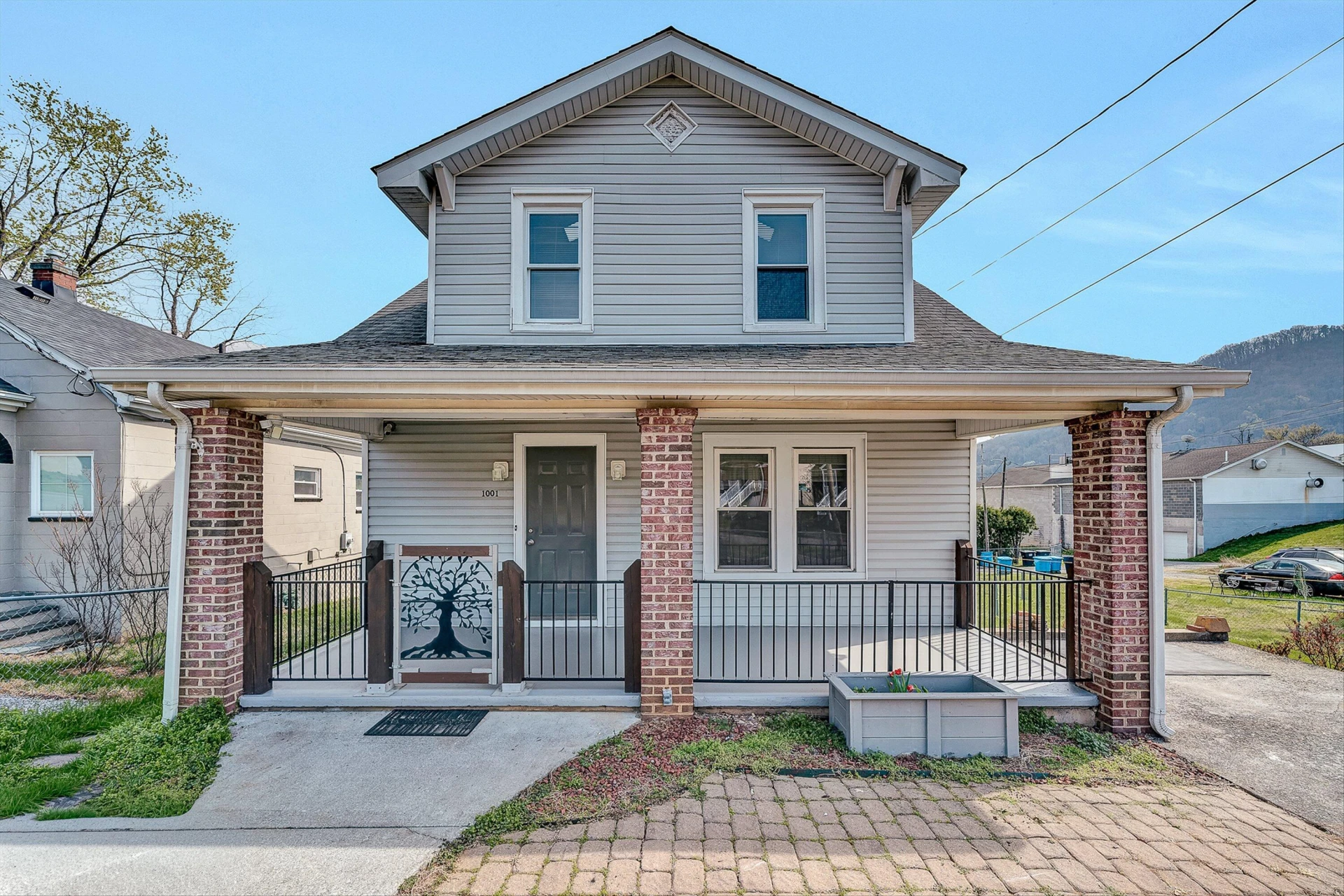 1001 Woodrow AVE SE