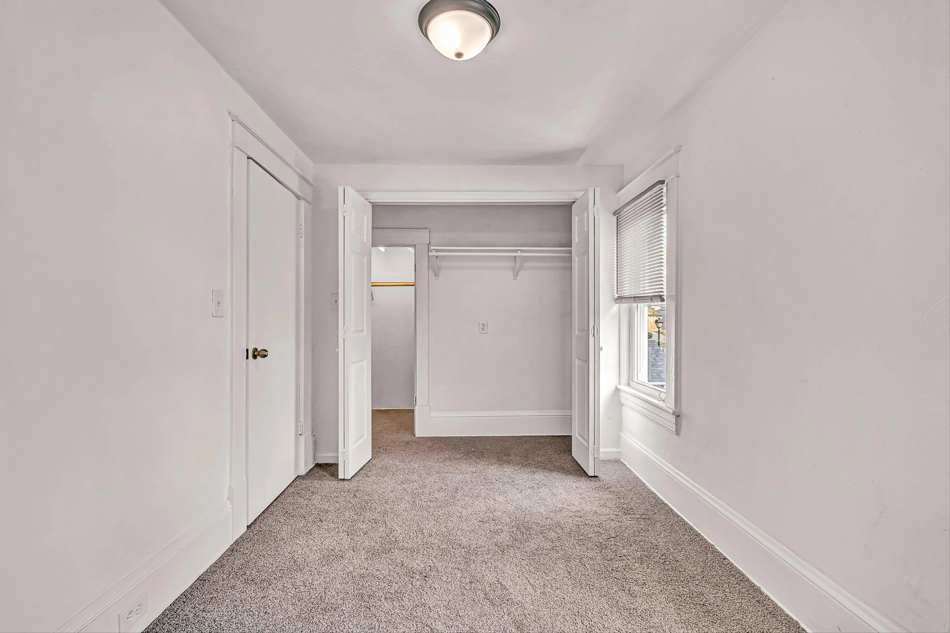 1001 Woodrow AVE SE - Photo 24