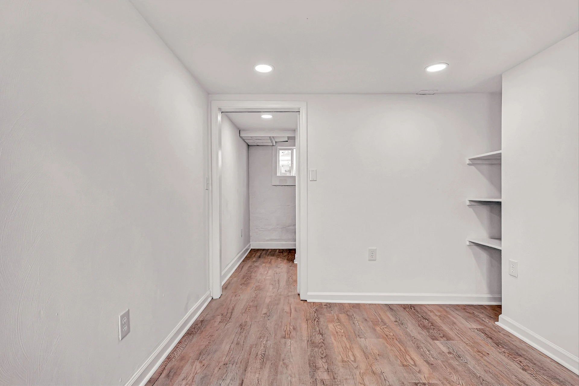 1001 Woodrow AVE SE - Photo 29