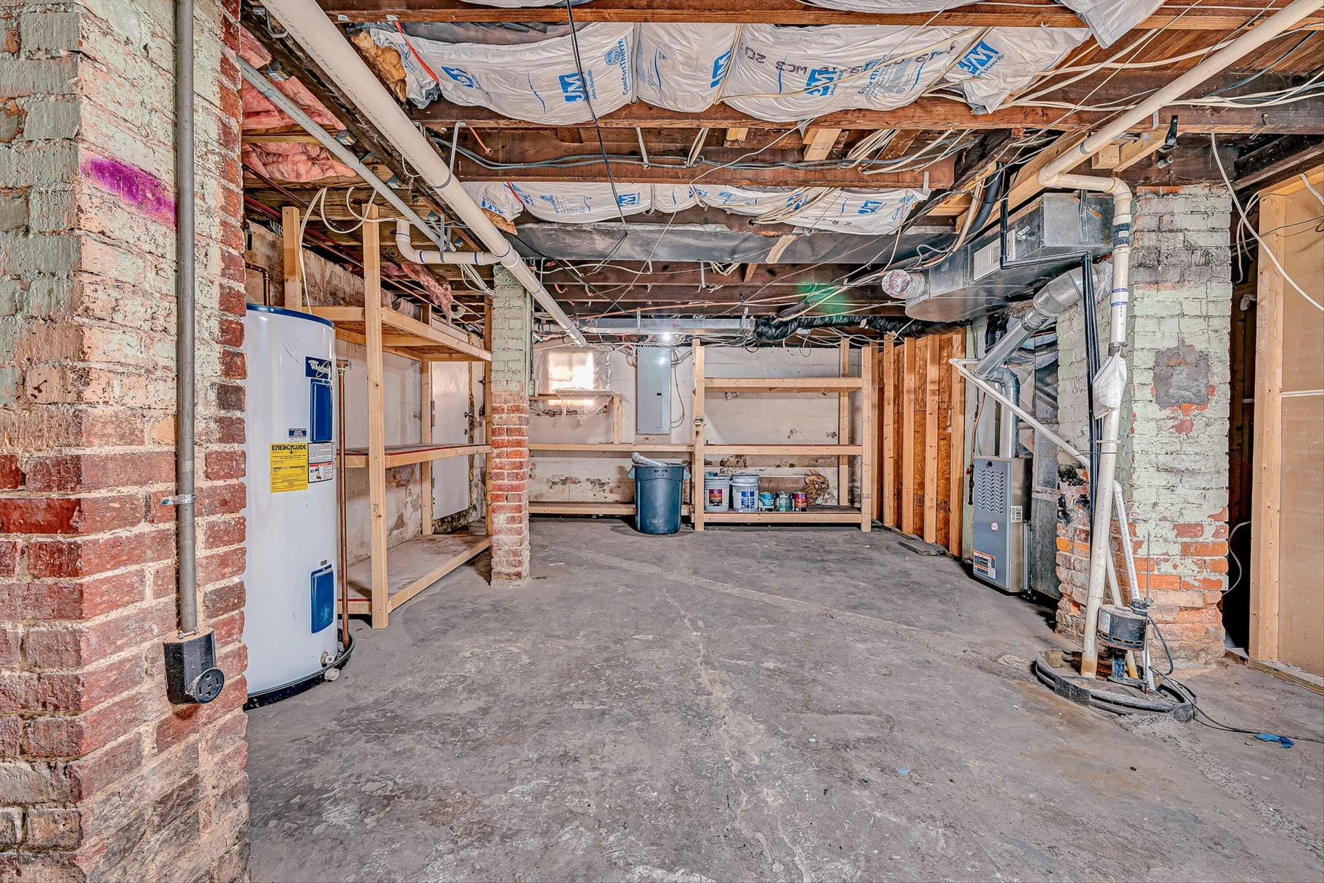 1001 Woodrow AVE SE - Photo 30