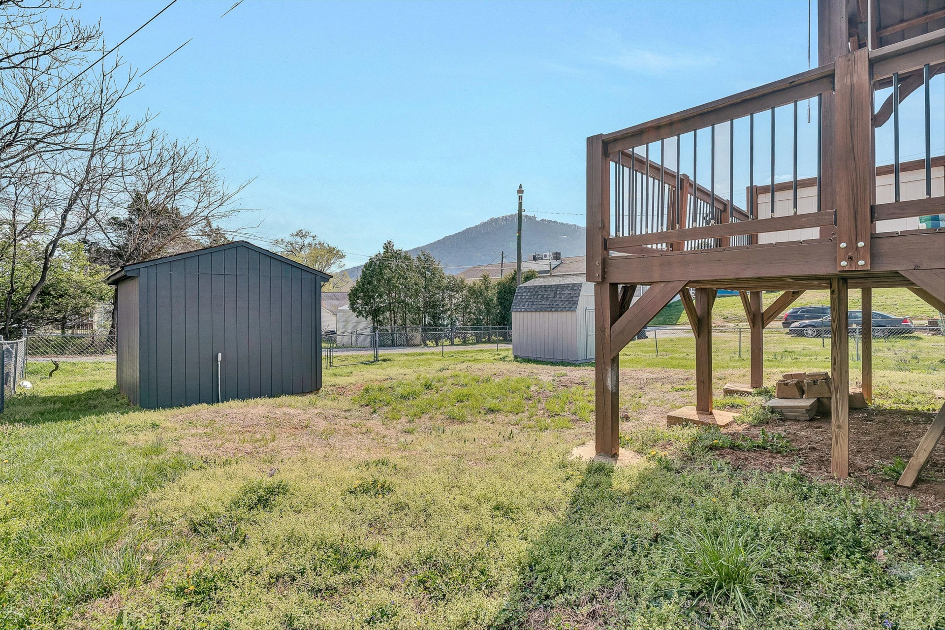 1001 Woodrow AVE SE - Photo 32