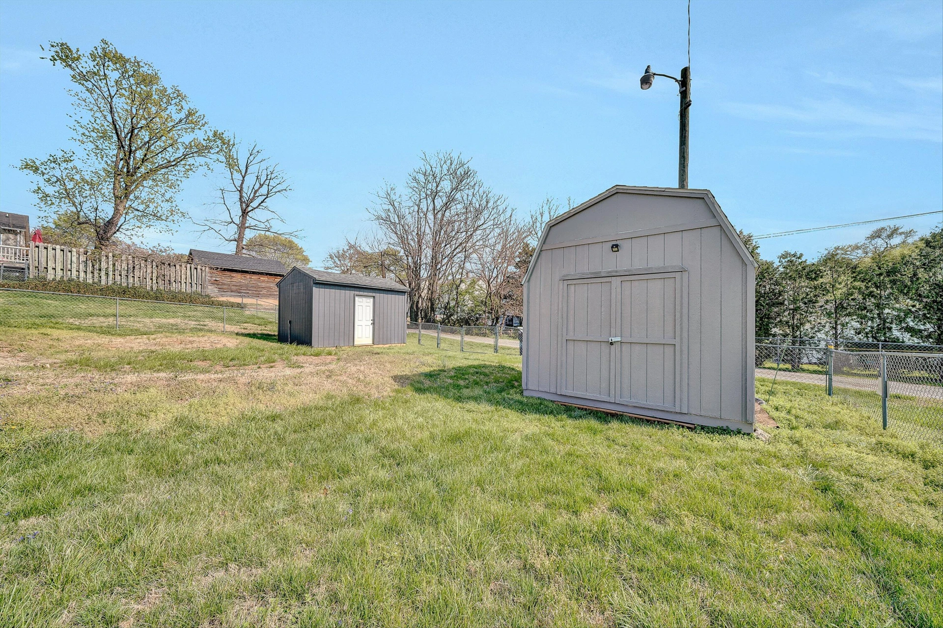 1001 Woodrow AVE SE - Photo 36