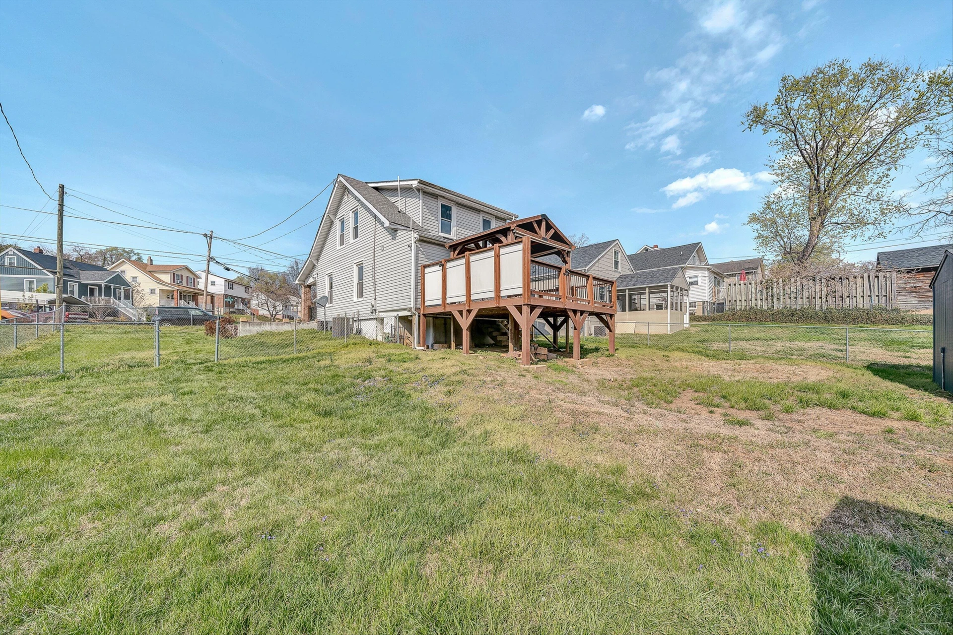1001 Woodrow AVE SE - Photo 37