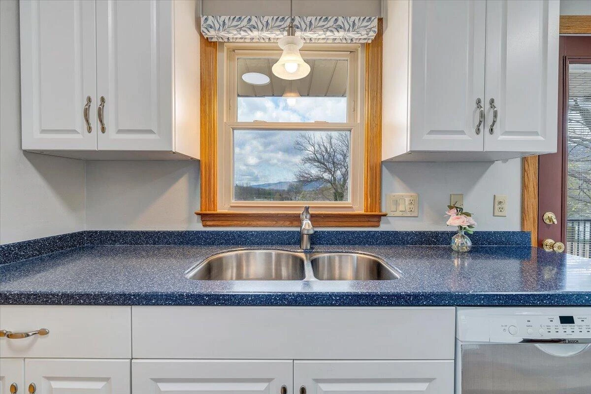 403 Lake AVE - Photo 13