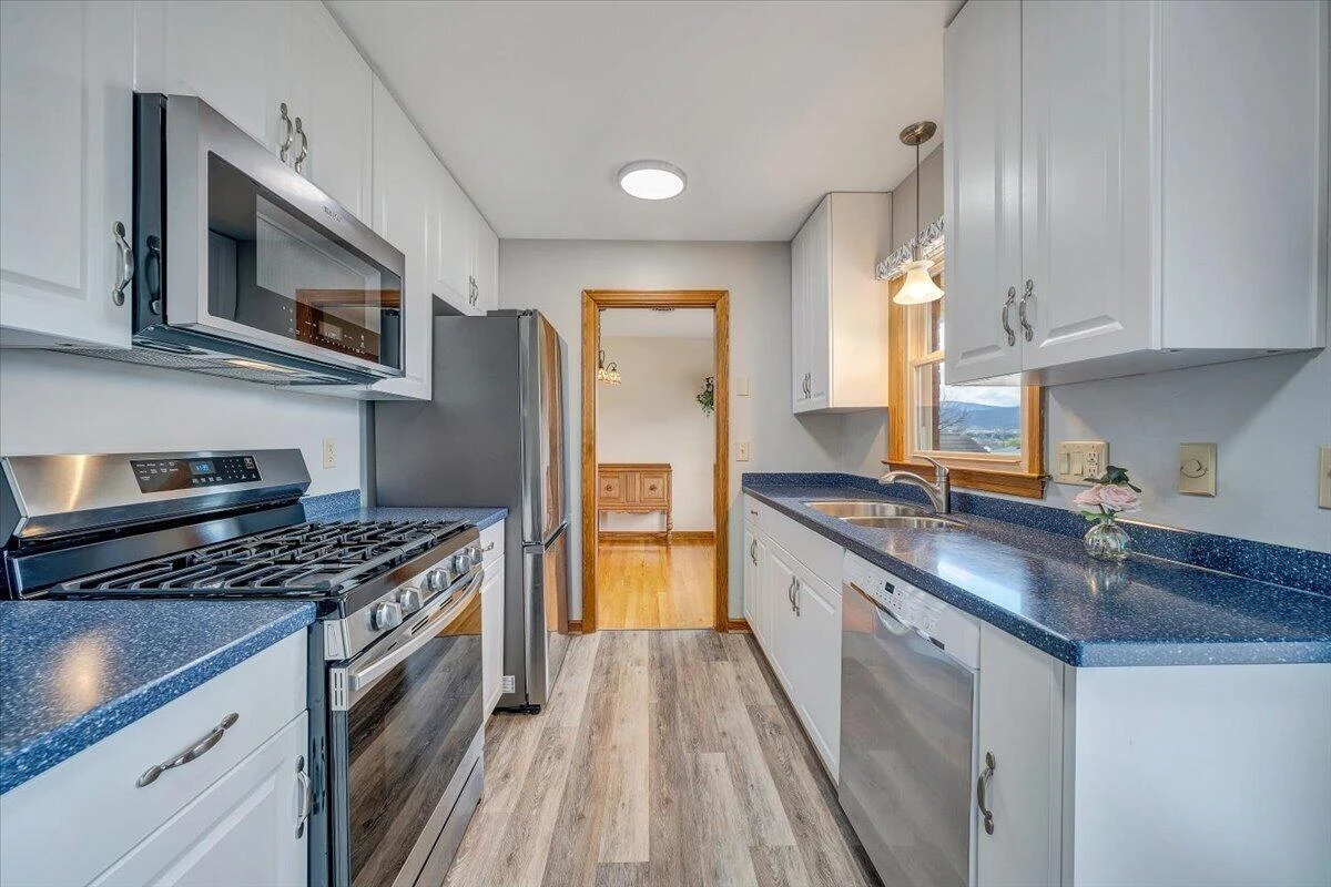 403 Lake AVE - Photo 15