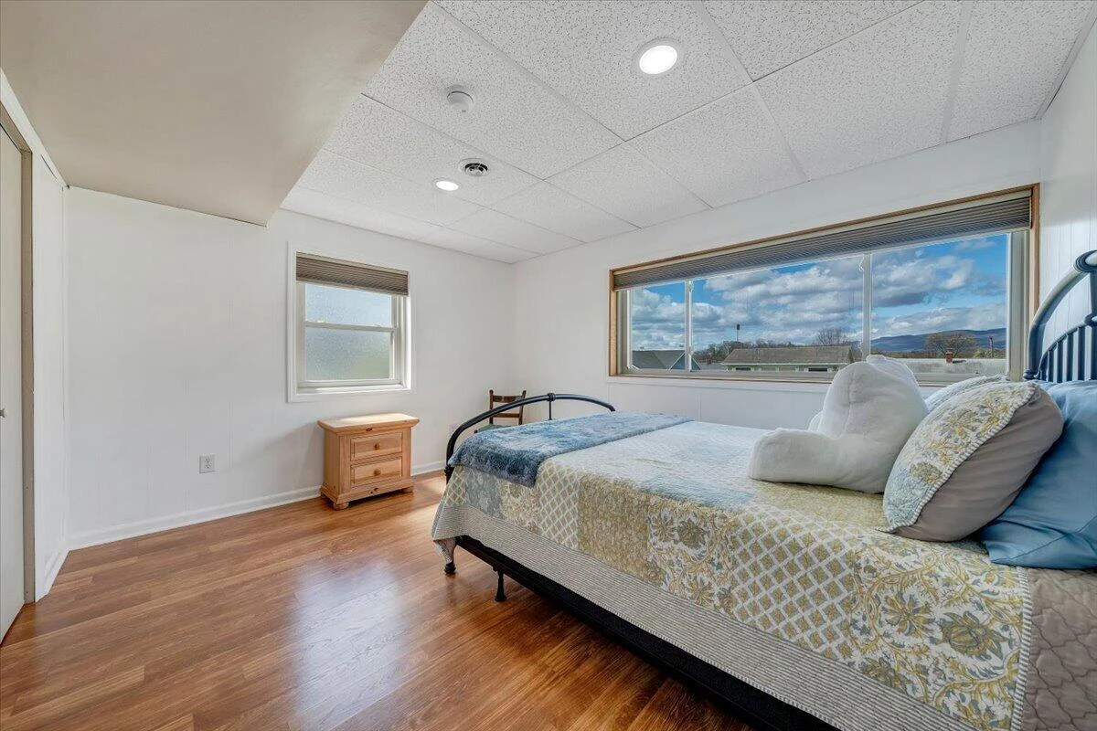 403 Lake AVE - Photo 33